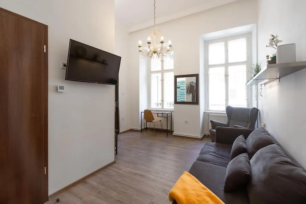 Free Parking Chain Bridge Home 4Ppl, 2Bdrm, Wifi, Smart Tv, Ac بودابست