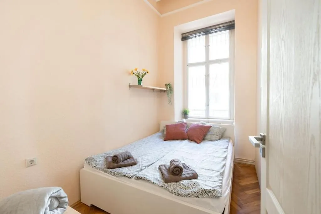 Free Parking Chain Bridge Home 4Ppl, 2Bdrm, Wifi, Smart Tv, Ac بودابست المجر