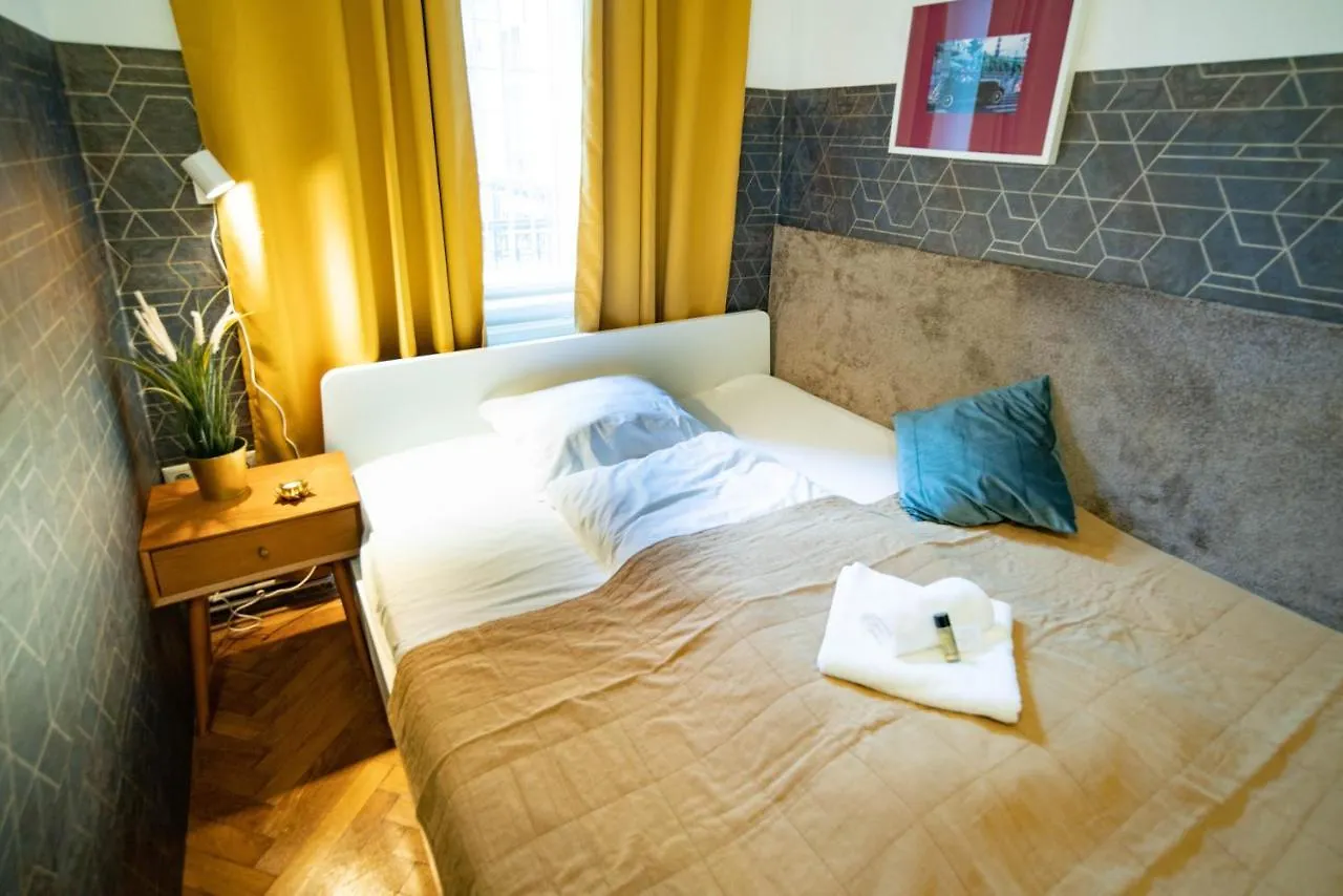 Free Parking Chain Bridge Home 4Ppl, 2Bdrm, Wifi, Smart Tv, Ac بودابست المجر